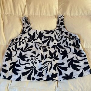 Time and Tru Black & White Floral Crop Tank